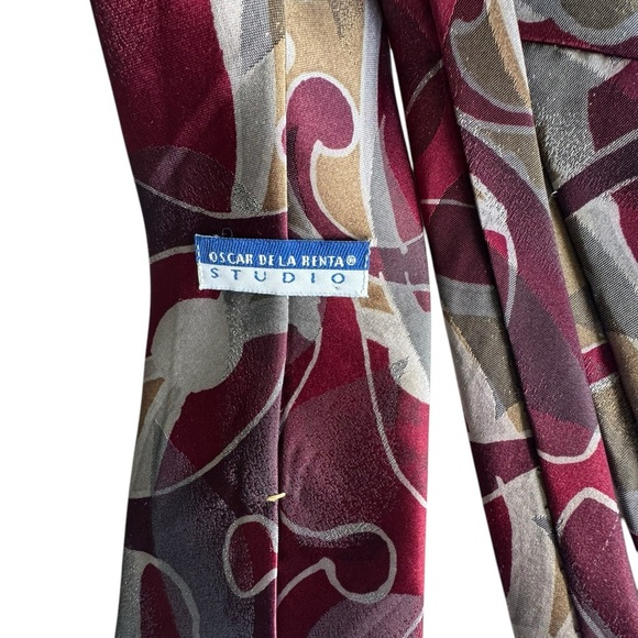 Oscar de la Renta Studio Silk Tie Red Gold Abstract Print Vintage Y2K Bold H16 - Picture 4 of 5